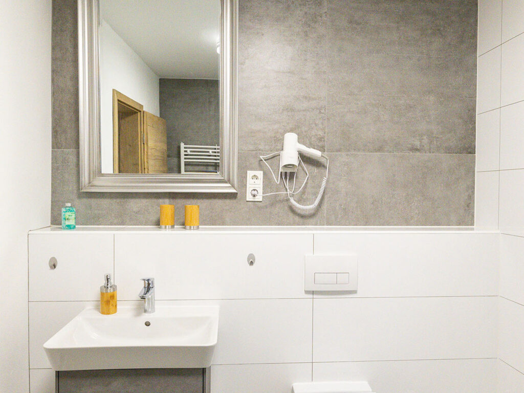 Blick in das Badezimmer im Sehusa Living Apartments in Seesen