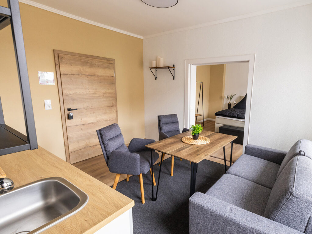 Blick in das Wohn- / Esszimmer im Sehusa Living Apartments in Seesen