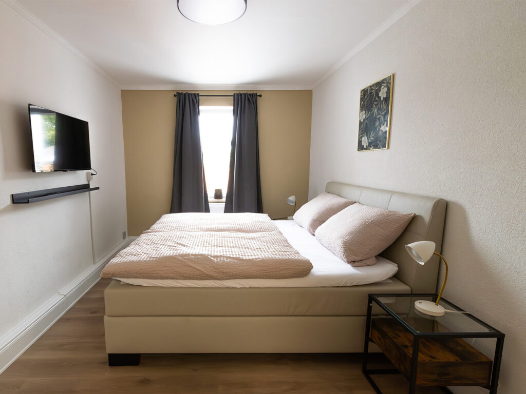 Blick in das Doppelzimmer im Sehusa Living Apartments in Seesen